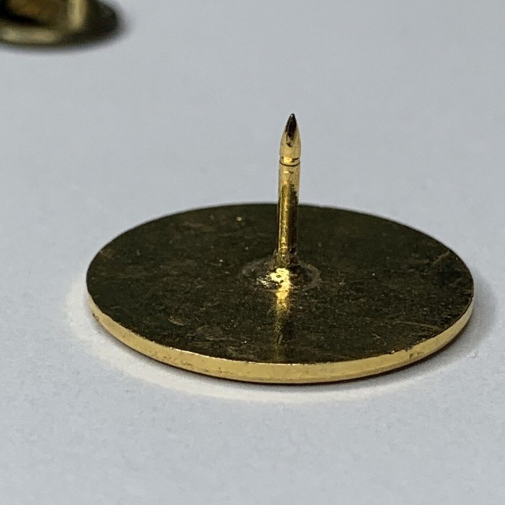 Central Texas Museum Of Automotive History Pin Rosanky, Texas Gold Tone - Picture 5 of 6